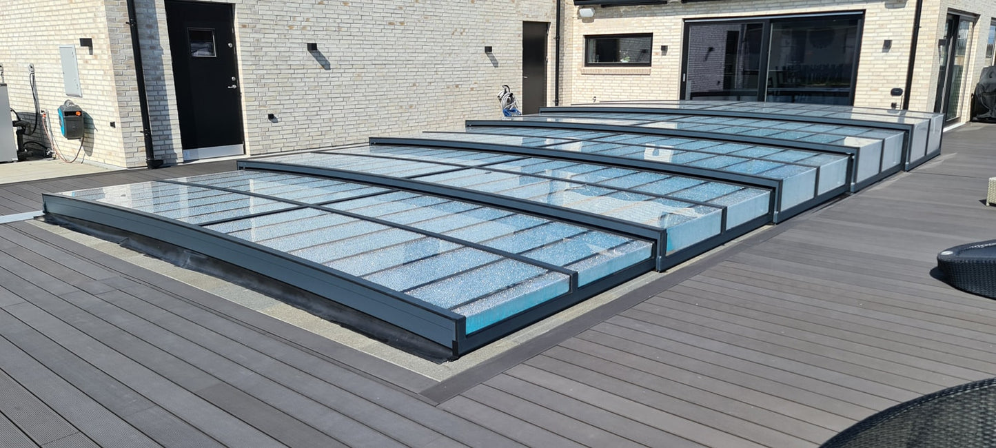 Pooloverdækning ICON KIT S2 4×8 (klart glas, sidedør, enkelt skinne, antracit)